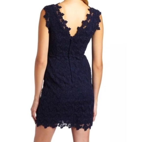 🚫SOLD🚫 Lilly Pulitzer Papillon Lace Dress - Picture 2 of 5